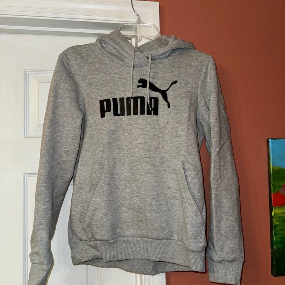 Light Grey Puma Hoodie 🩶🖤